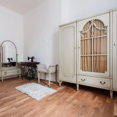 Prague Days - Stylish New Town Apartments エクステリア 写真