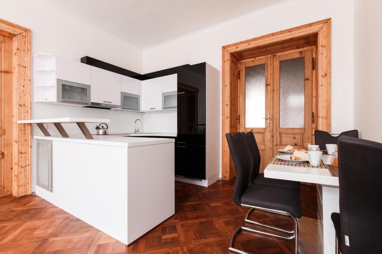 Prague Days - Stylish New Town Apartments エクステリア 写真