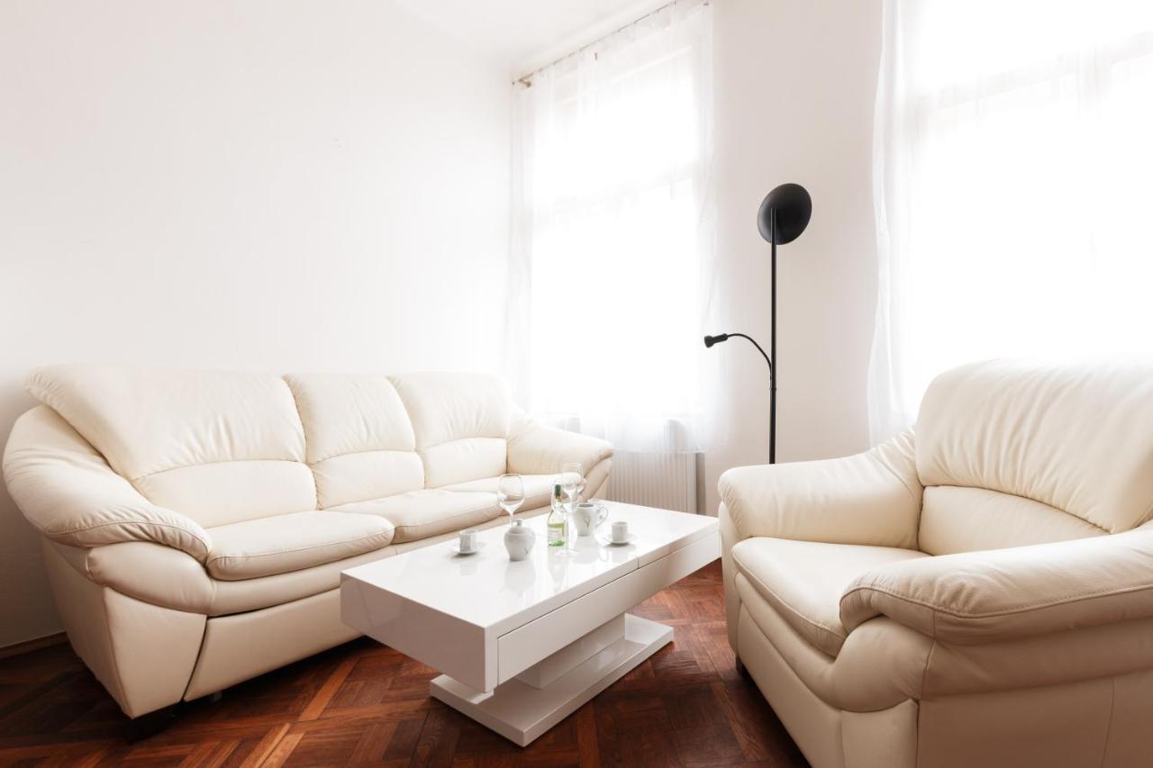 Prague Days - Stylish New Town Apartments エクステリア 写真
